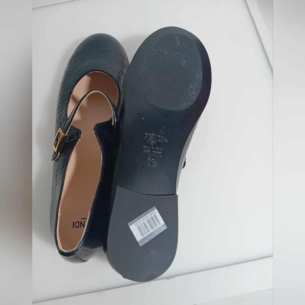 FENDI New Kids cute Black Leather Shoes in size 36 100% Authentic